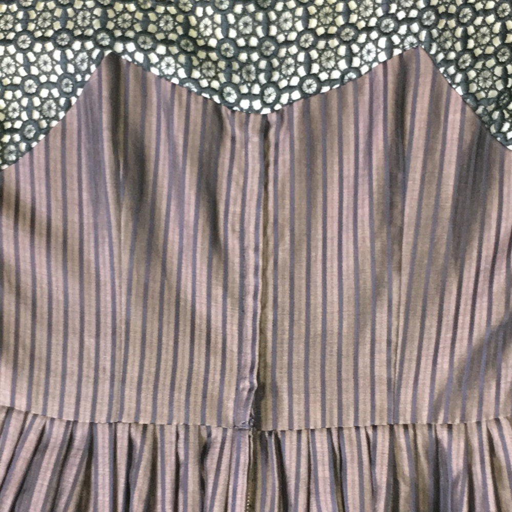 Vintage 1950’s Pinstripe And Lace Shirtwaist Dress - Picture 4 of 5